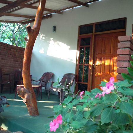 Amaya River Side Homestay 시기리야 외부 사진